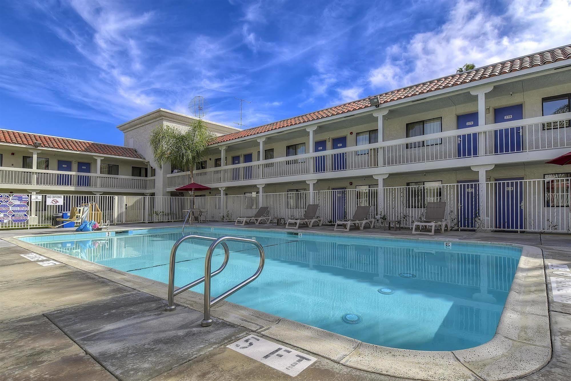 Motel 6-Carlsbad, Ca Beach מראה חיצוני תמונה